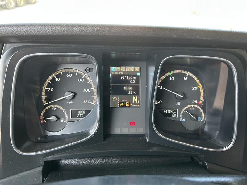 Mercedes-Benz Actros 1842 Streamspace / 937 dkm / 2 Tanks / NL Truck - Tegljač: slika 4 Mercedes-Benz Actros 1842 Streamspace / 937 dkm / 2 Tanks / NL Truck - Tegljač: slika 4
