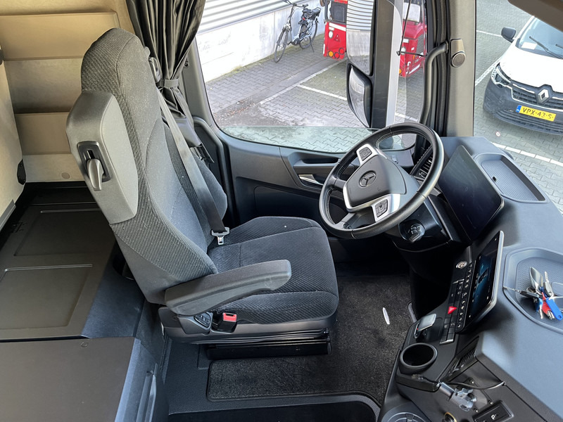 Mercedes-Benz Actros L 1845 Gigaspace / 2 Tanks / Stand Klima / APK TUV 11-25 - Tegljač: slika 3 Mercedes-Benz Actros L 1845 Gigaspace / 2 Tanks / Stand Klima / APK TUV 11-25 - Tegljač: slika 3
