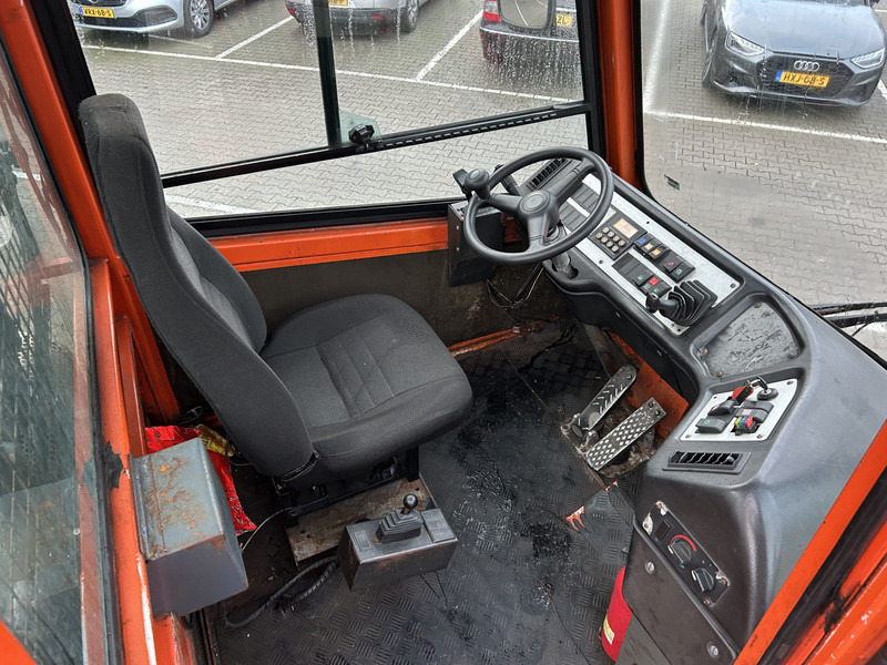 Terberg YT 182 Terminal Tractor / Allison - Cummins - Tegljač: slika 3 Terberg YT 182 Terminal Tractor / Allison - Cummins - Tegljač: slika 3