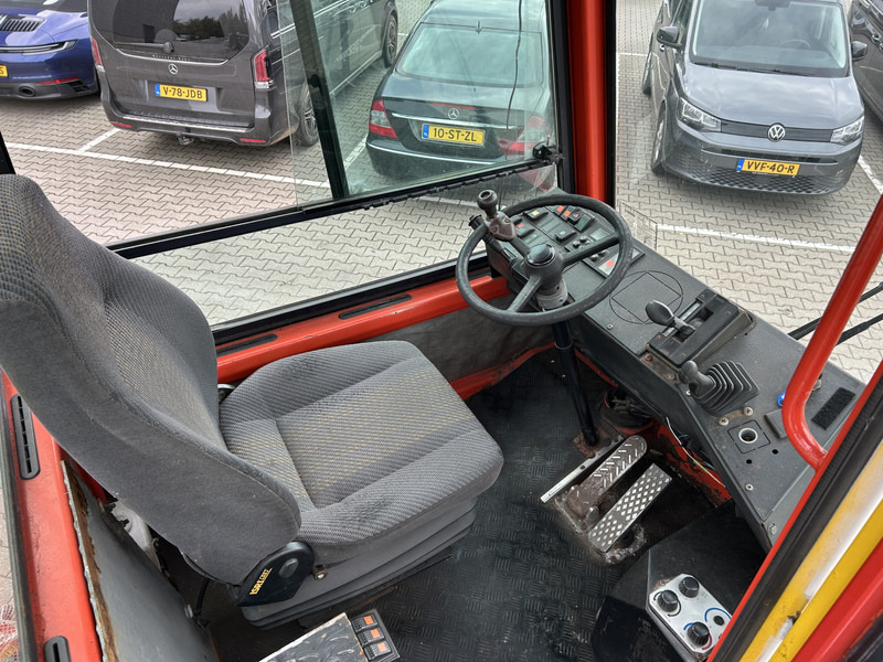 Terberg YT 180 / BDF Umsetzer / Wechselhubwagen / Terminal Truck / Mercedes Motor - Kamion za prevoz kontejnera/ Kamion sa promenjivim sandukom: slika 3 Terberg YT 180 / BDF Umsetzer / Wechselhubwagen / Terminal Truck / Mercedes Motor - Kamion za prevoz kontejnera/ Kamion sa promenjivim sandukom: slika 3