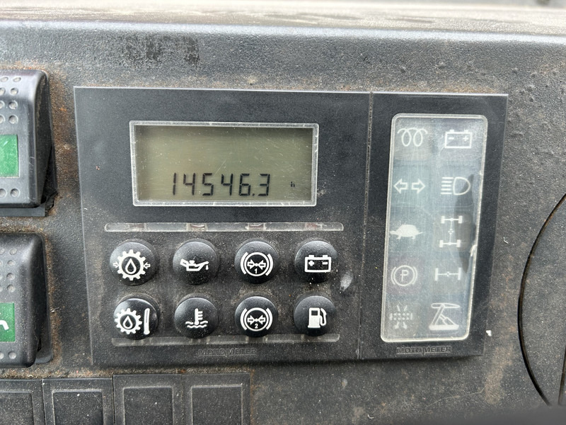 Terberg YT 180 / BDF Umsetzer / Wechselhubwagen / Terminal Truck / Mercedes Motor - Kamion za prevoz kontejnera/ Kamion sa promenjivim sandukom: slika 4 Terberg YT 180 / BDF Umsetzer / Wechselhubwagen / Terminal Truck / Mercedes Motor - Kamion za prevoz kontejnera/ Kamion sa promenjivim sandukom: slika 4