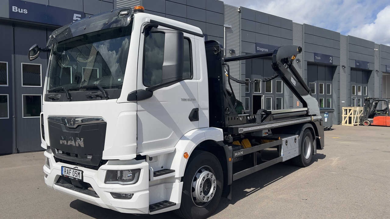 MAN TGM 18.290 4×2 Liftdumper - Kamion za utovaranje kontejnera: slika 4 MAN TGM 18.290 4×2 Liftdumper - Kamion za utovaranje kontejnera: slika 4