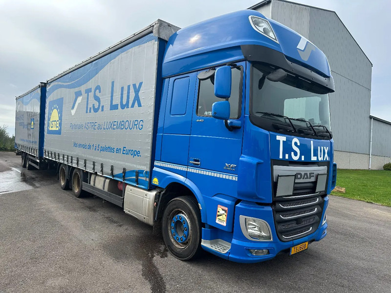 DAF XF 440 6x2 / SUPERSPACECAB / KOMBI MIT ANHANGER SCHMITZ 2016 / DURCHLADEN / 2 STUCK - Kamion sa ceradom: slika 2 DAF XF 440 6x2 / SUPERSPACECAB / KOMBI MIT ANHANGER SCHMITZ 2016 / DURCHLADEN / 2 STUCK - Kamion sa ceradom: slika 2