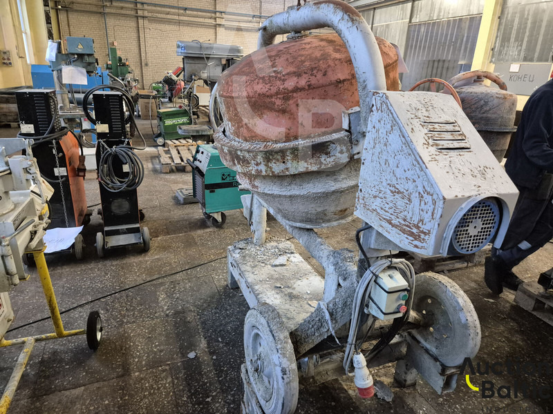 Concrete mixer - Mešalica za beton: slika 3 Concrete mixer - Mešalica za beton: slika 3