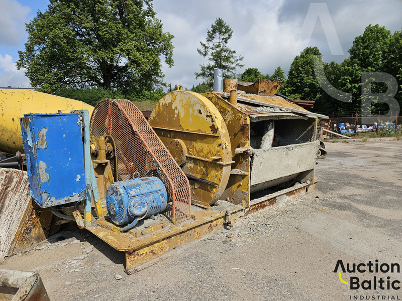 Concrete mixer - Mešalica za beton: slika 1 Concrete mixer - Mešalica za beton: slika 1