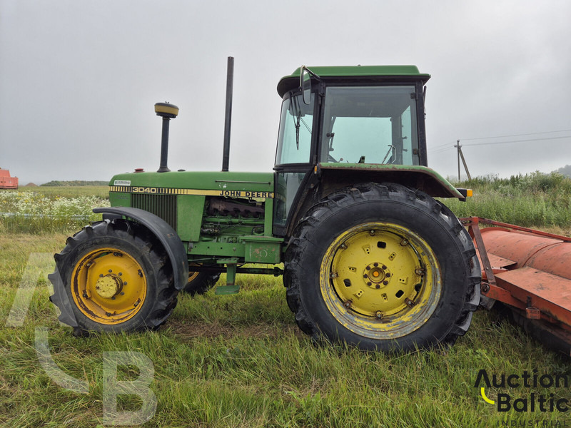 John Deere MFWD - Traktor: slika 3 John Deere MFWD - Traktor: slika 3