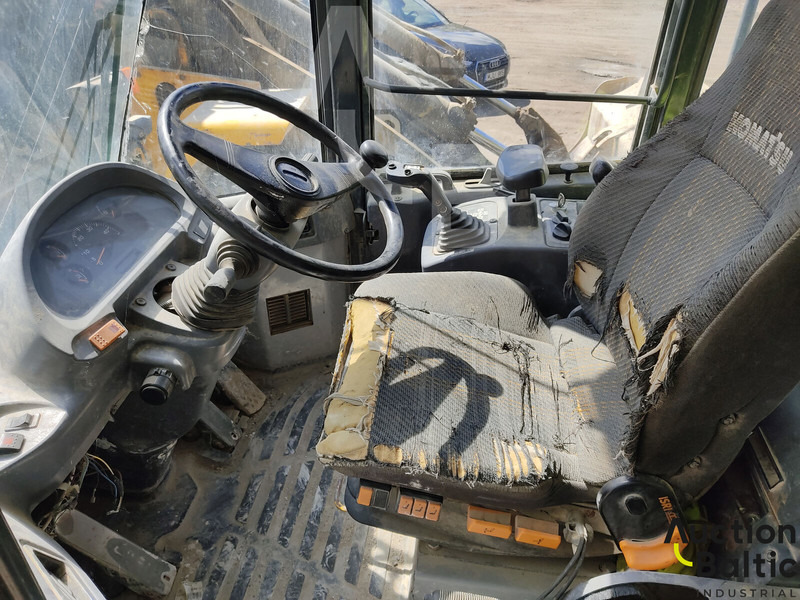 Komatsu WA250-5 - Utovarivač točkaš: slika 4 Komatsu WA250-5 - Utovarivač točkaš: slika 4