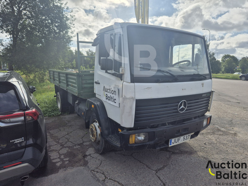 Mercedes-Benz 1117 - Kamion sa tovarnim sandukom: slika 2 Mercedes-Benz 1117 - Kamion sa tovarnim sandukom: slika 2