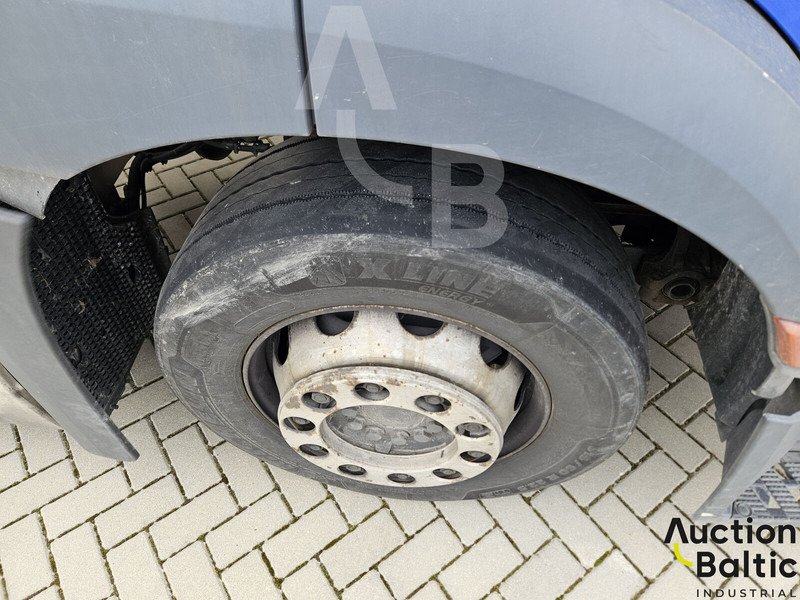 Kamion sa golom šasijom i zatvorenom kabinom Mercedes-Benz Actros 1843: slika 15