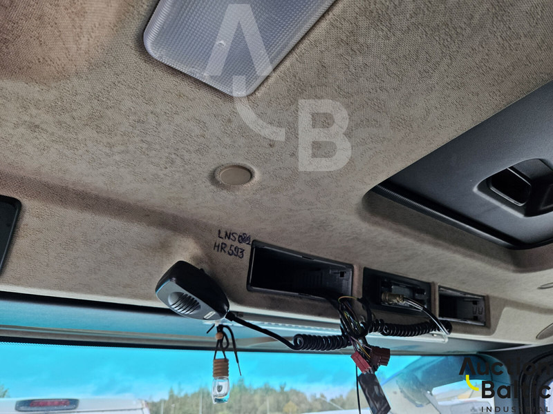 Kamion sa golom šasijom i zatvorenom kabinom Mercedes-Benz Actros 1843: slika 9