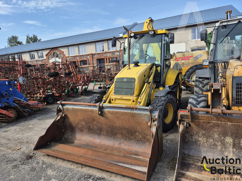 New Holland LB 110-4 PT - Bager točkaš: slika 2 New Holland LB 110-4 PT - Bager točkaš: slika 2