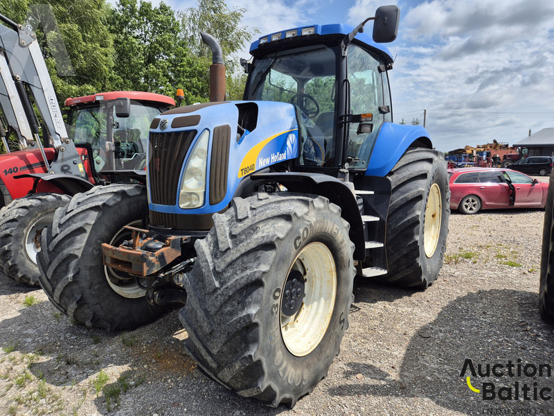 New Holland T 8040 - Traktor: slika 1 New Holland T 8040 - Traktor: slika 1