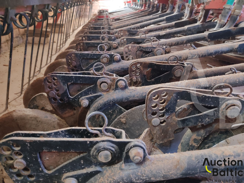 PNEUSEJ 6MV48 - Kombinovana mašina za setvu: slika 5 PNEUSEJ 6MV48 - Kombinovana mašina za setvu: slika 5