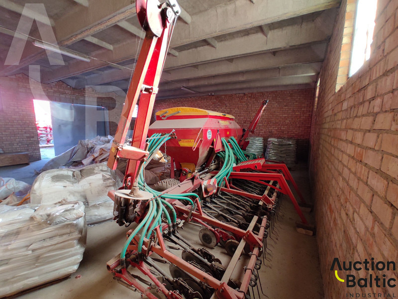 PNEUSEJ 6MV48 - Kombinovana mašina za setvu: slika 3 PNEUSEJ 6MV48 - Kombinovana mašina za setvu: slika 3