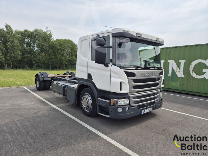 Scania P 450 - Kamion sa golom šasijom i zatvorenom kabinom: slika 2 Scania P 450 - Kamion sa golom šasijom i zatvorenom kabinom: slika 2