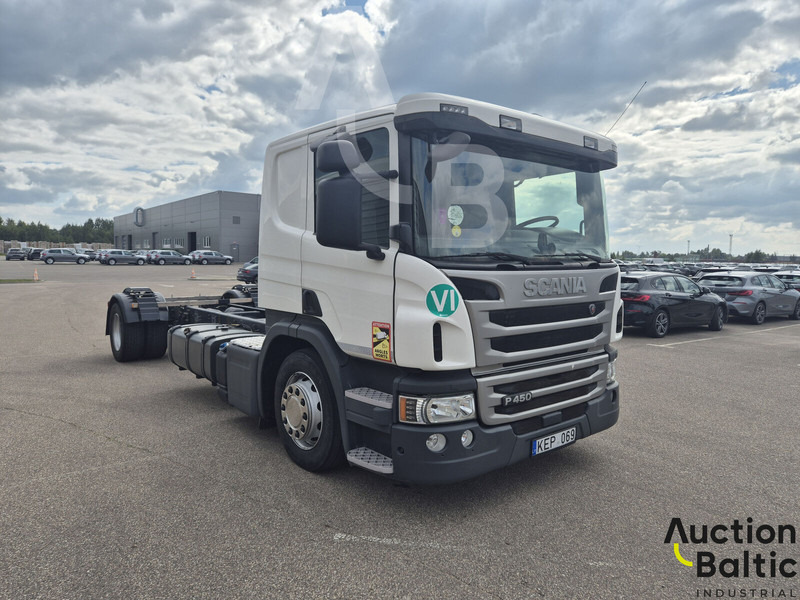 Scania P 450 - Kamion sa golom šasijom i zatvorenom kabinom: slika 2 Scania P 450 - Kamion sa golom šasijom i zatvorenom kabinom: slika 2