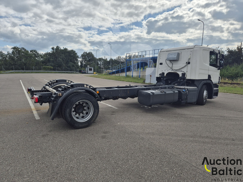 Scania P 450 - Kamion sa golom šasijom i zatvorenom kabinom: slika 4 Scania P 450 - Kamion sa golom šasijom i zatvorenom kabinom: slika 4