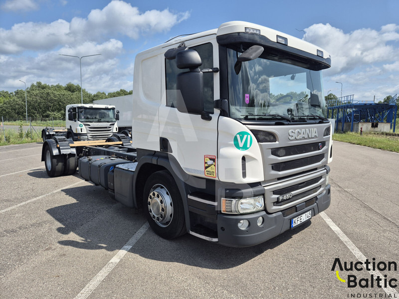 Scania P 450 - Kamion sa golom šasijom i zatvorenom kabinom: slika 2 Scania P 450 - Kamion sa golom šasijom i zatvorenom kabinom: slika 2
