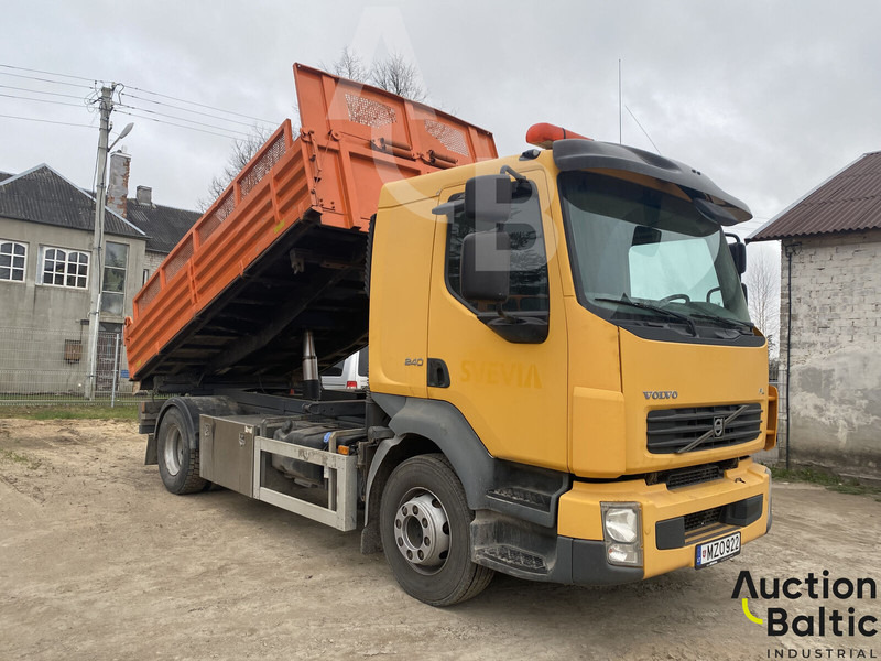 Volvo FL 240 4x2 - Istovarivač: slika 1 Volvo FL 240 4x2 - Istovarivač: slika 1