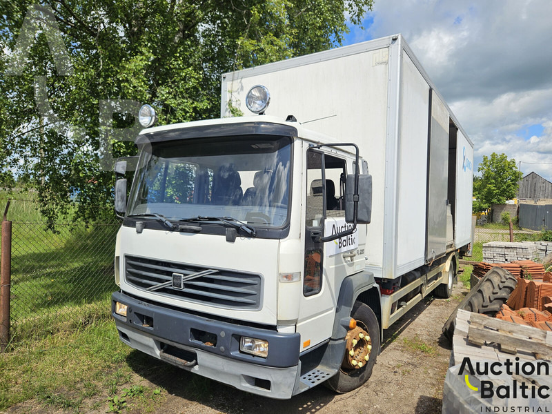 Volvo FL615 - Kamion sa zatvorenim sandukom: slika 1 Volvo FL615 - Kamion sa zatvorenim sandukom: slika 1