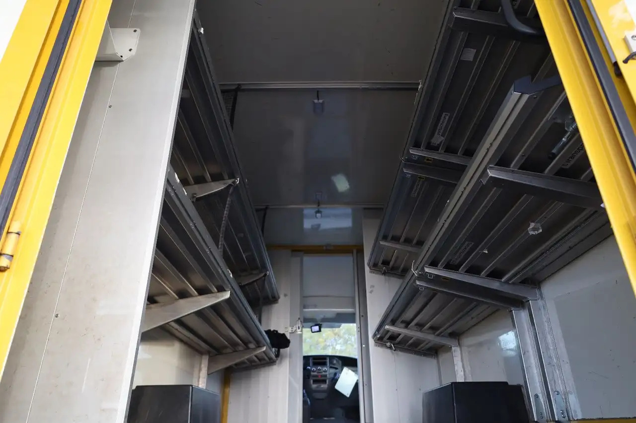 Dostavno vozilo sa zatvorenim sandukom Iveco Daily/ Regalsystem/Luftfeder/1. Hand: slika 7 Dostavno vozilo sa zatvorenim sandukom Iveco Daily/ Regalsystem/Luftfeder/1. Hand: slika 7