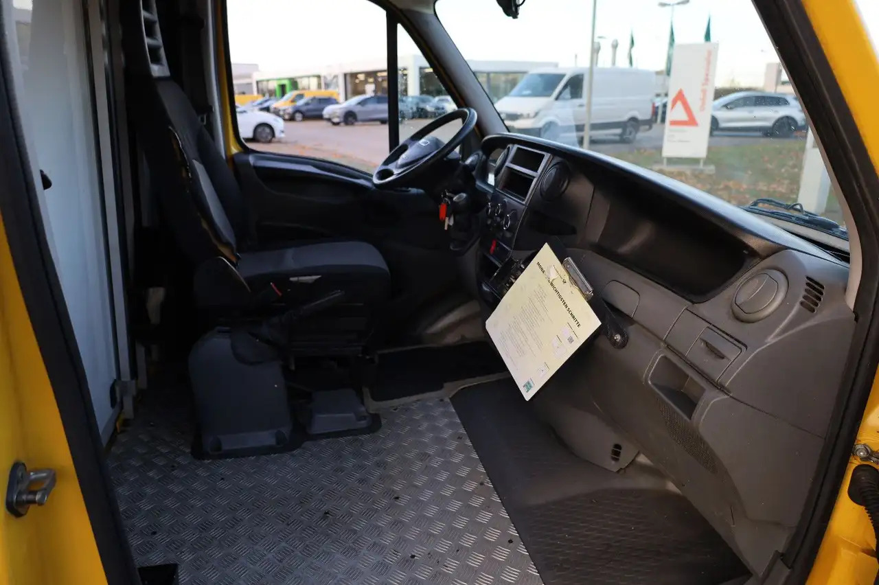 Dostavno vozilo sa zatvorenim sandukom Iveco Daily/ Regalsystem/Luftfeder/1. Hand: slika 8 Dostavno vozilo sa zatvorenim sandukom Iveco Daily/ Regalsystem/Luftfeder/1. Hand: slika 8
