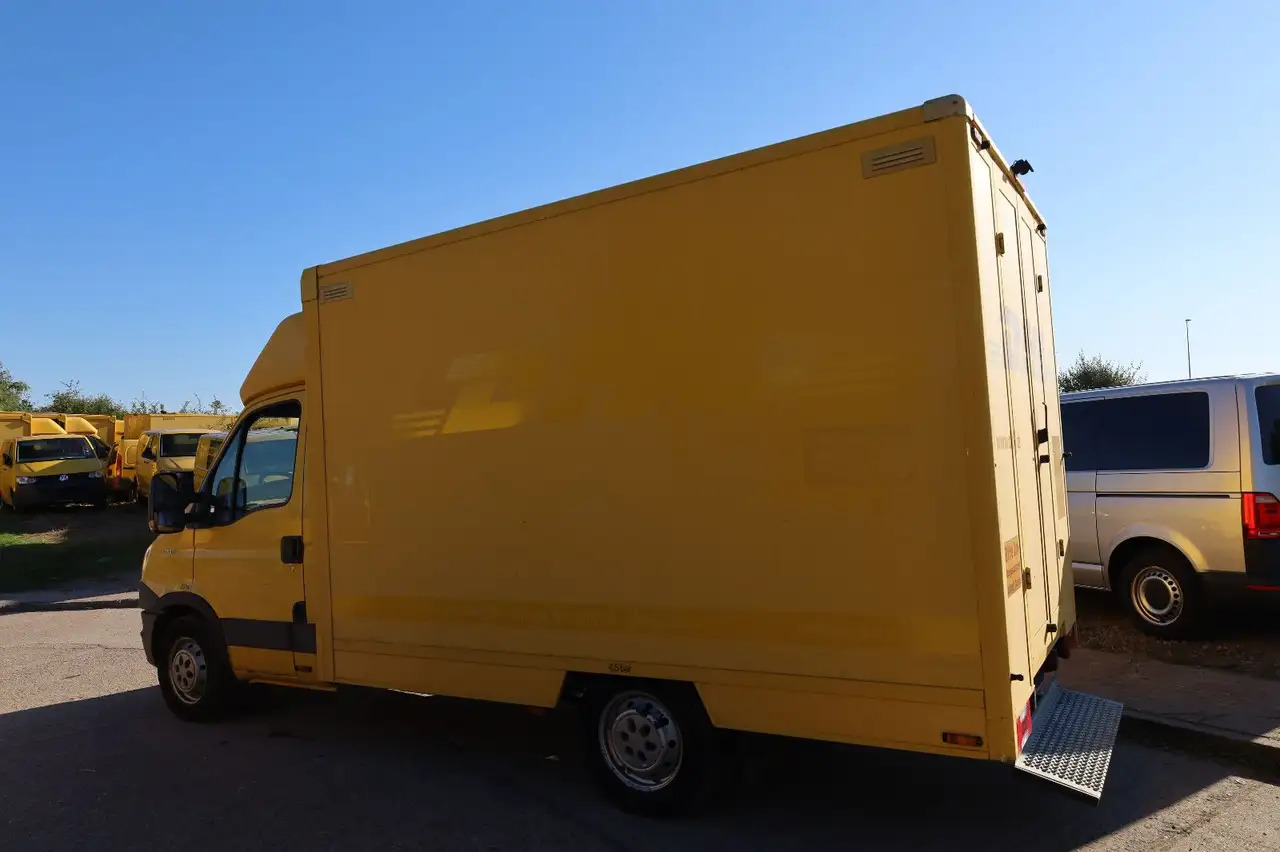 Iveco Daily/ Regalsystem/Luftfeder/KURZ/1. Hand - Dostavno vozilo sa zatvorenim sandukom: slika 4 Iveco Daily/ Regalsystem/Luftfeder/KURZ/1. Hand - Dostavno vozilo sa zatvorenim sandukom: slika 4