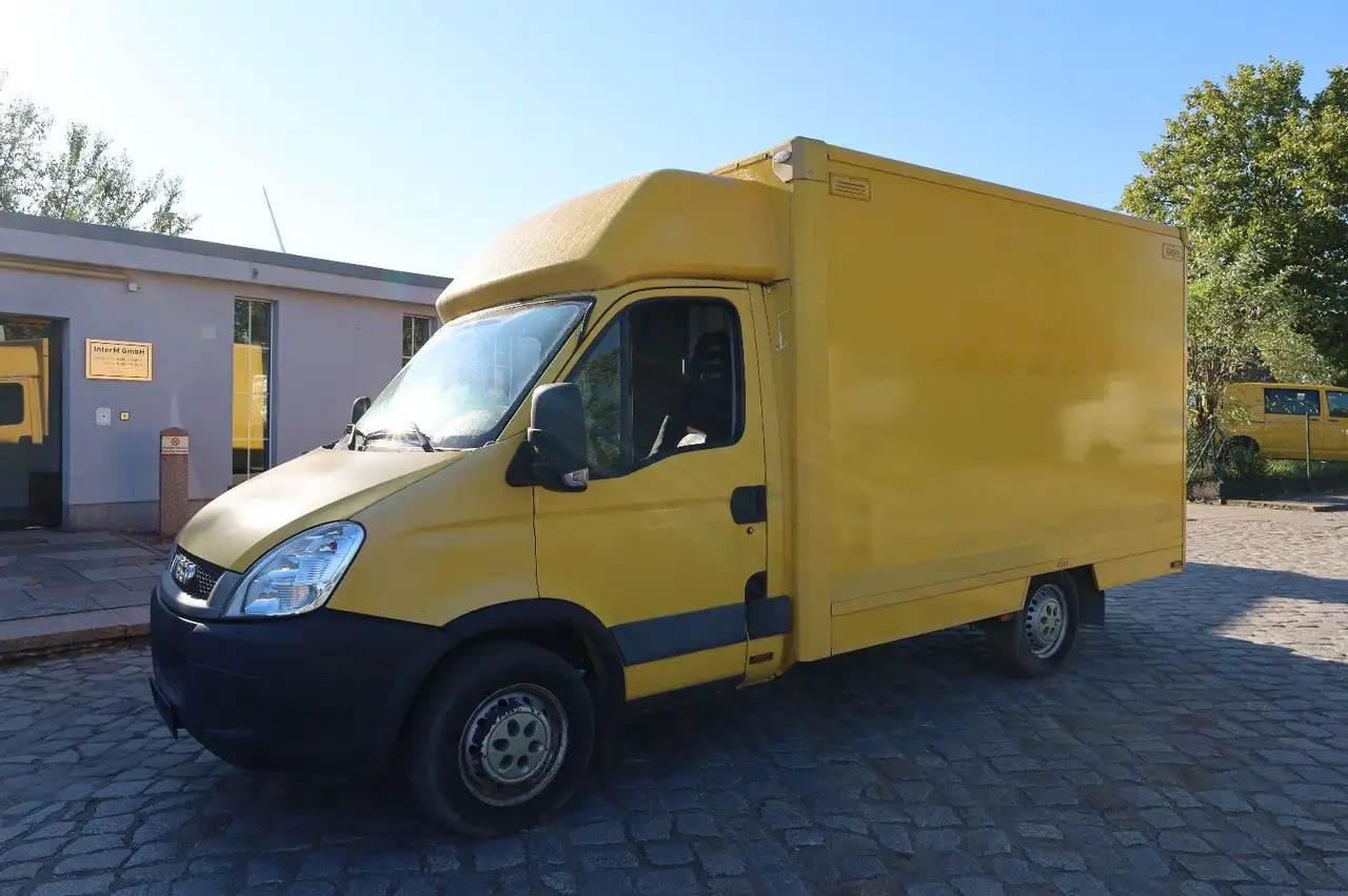 Iveco Daily/ Regalsystem/Luftfeder/KURZ/1. Hand - Dostavno vozilo sa zatvorenim sandukom: slika 2 Iveco Daily/ Regalsystem/Luftfeder/KURZ/1. Hand - Dostavno vozilo sa zatvorenim sandukom: slika 2