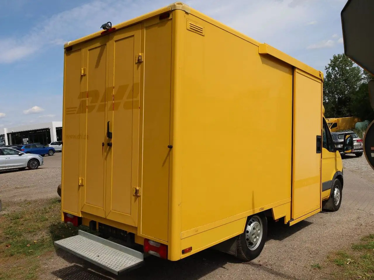 Iveco Daily/ Regalsystem/Luftfeder/KURZ/1. Hand - Dostavno vozilo sa zatvorenim sandukom: slika 4 Iveco Daily/ Regalsystem/Luftfeder/KURZ/1. Hand - Dostavno vozilo sa zatvorenim sandukom: slika 4