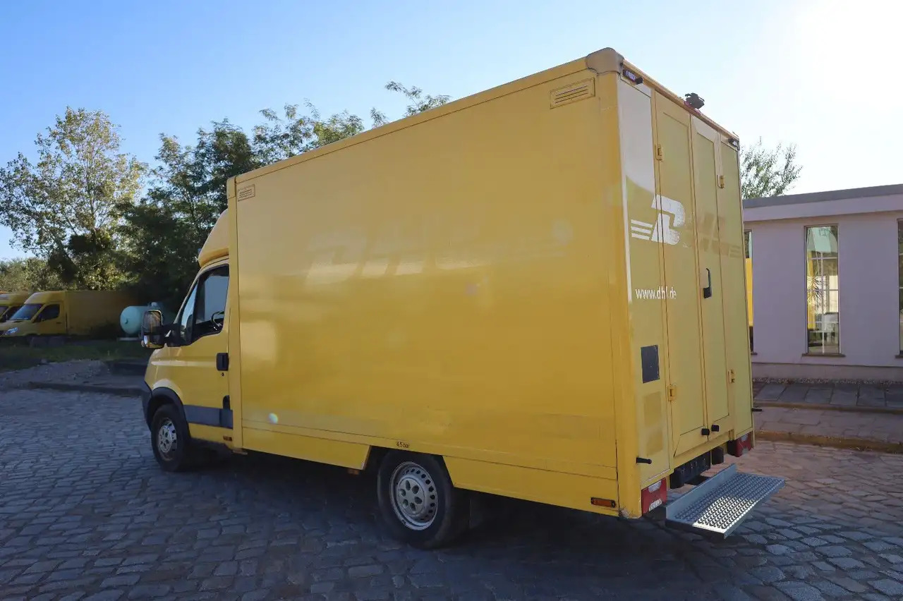 Iveco Daily/ Regalsystem/Luftfeder/KURZ/1. Hand - Dostavno vozilo sa zatvorenim sandukom: slika 4 Iveco Daily/ Regalsystem/Luftfeder/KURZ/1. Hand - Dostavno vozilo sa zatvorenim sandukom: slika 4