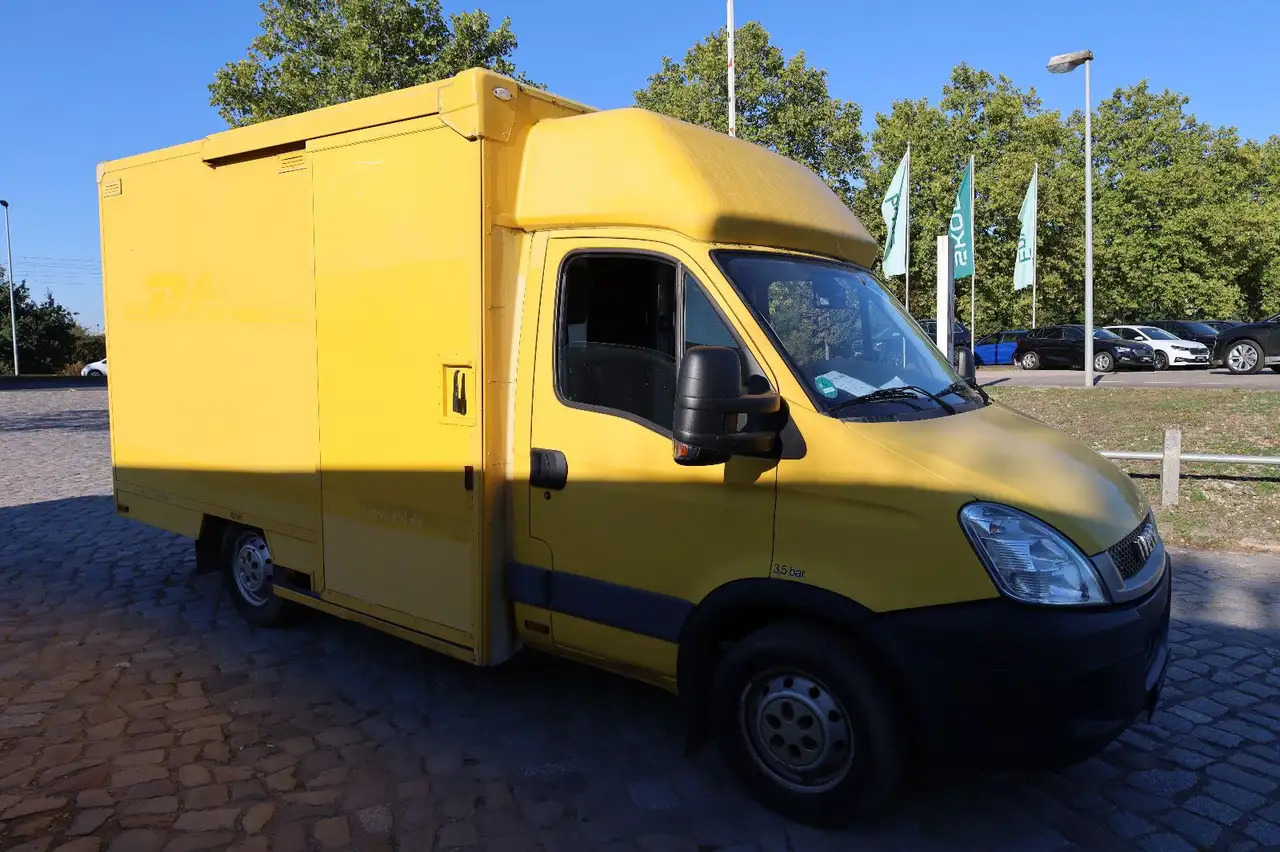 Iveco Daily/ Regalsystem/Luftfeder/KURZ/1. Hand - Dostavno vozilo sa zatvorenim sandukom: slika 3 Iveco Daily/ Regalsystem/Luftfeder/KURZ/1. Hand - Dostavno vozilo sa zatvorenim sandukom: slika 3