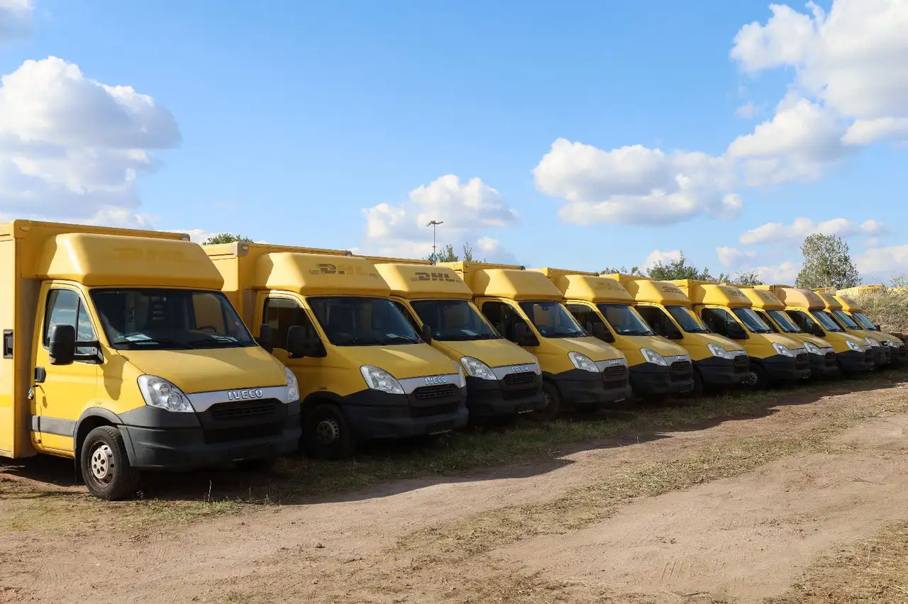 Iveco IS35SI2AA Daily/ Regalsystem/Luftfeder/1. Hand/ - Dostavno vozilo sa zatvorenim sandukom: slika 1 Iveco IS35SI2AA Daily/ Regalsystem/Luftfeder/1. Hand/ - Dostavno vozilo sa zatvorenim sandukom: slika 1
