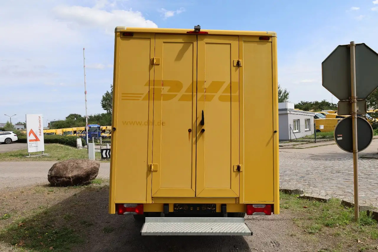 Iveco Iveco Daily/ Regalsystem/Luftfeder/KURZ/1. Hand - Dostavno vozilo sa zatvorenim sandukom: slika 4 Iveco Iveco Daily/ Regalsystem/Luftfeder/KURZ/1. Hand - Dostavno vozilo sa zatvorenim sandukom: slika 4