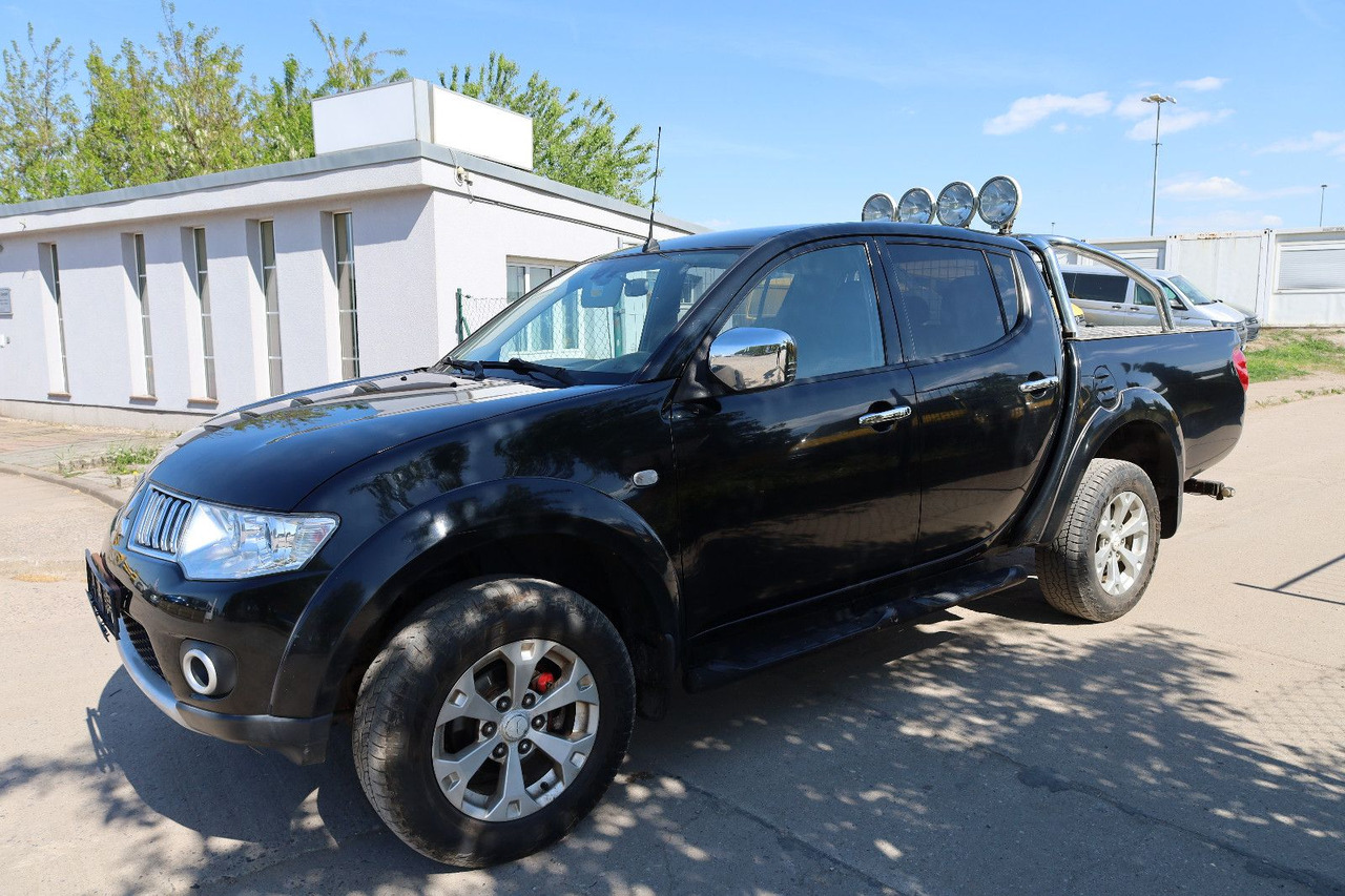 Mitsubishi L200 Invite 2.5 DI - SUV: slika 2 Mitsubishi L200 Invite 2.5 DI - SUV: slika 2