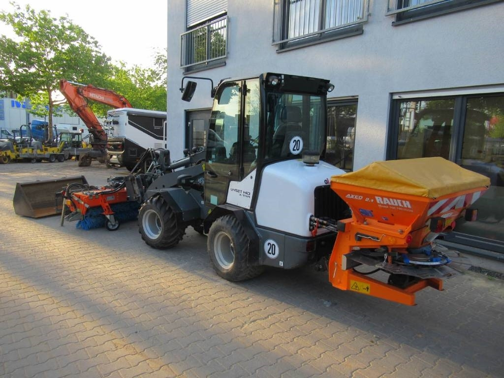 GiANT V452T X-Tra HD Kehrmaschine/Streuer - Utovarivač točkaš: slika 4 GiANT V452T X-Tra HD Kehrmaschine/Streuer - Utovarivač točkaš: slika 4