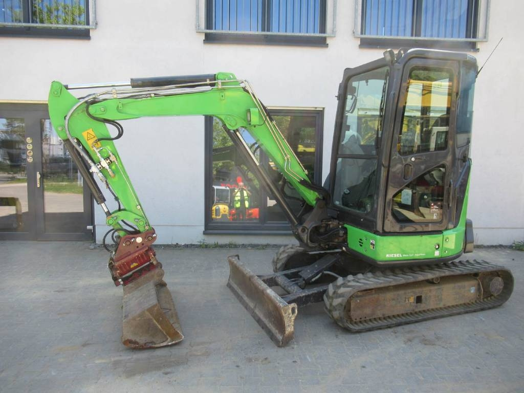 Hitachi ZX33U-6 Powertilt - Mini bager: slika 1 Hitachi ZX33U-6 Powertilt - Mini bager: slika 1