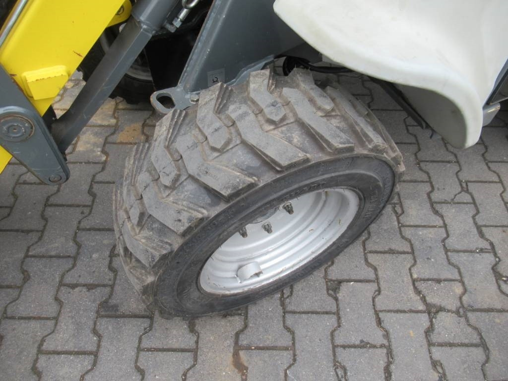 Kramer 5035 Neu Reifen neue Schaufel 33PS Motor - Utovarivač točkaš: slika 4 Kramer 5035 Neu Reifen neue Schaufel 33PS Motor - Utovarivač točkaš: slika 4