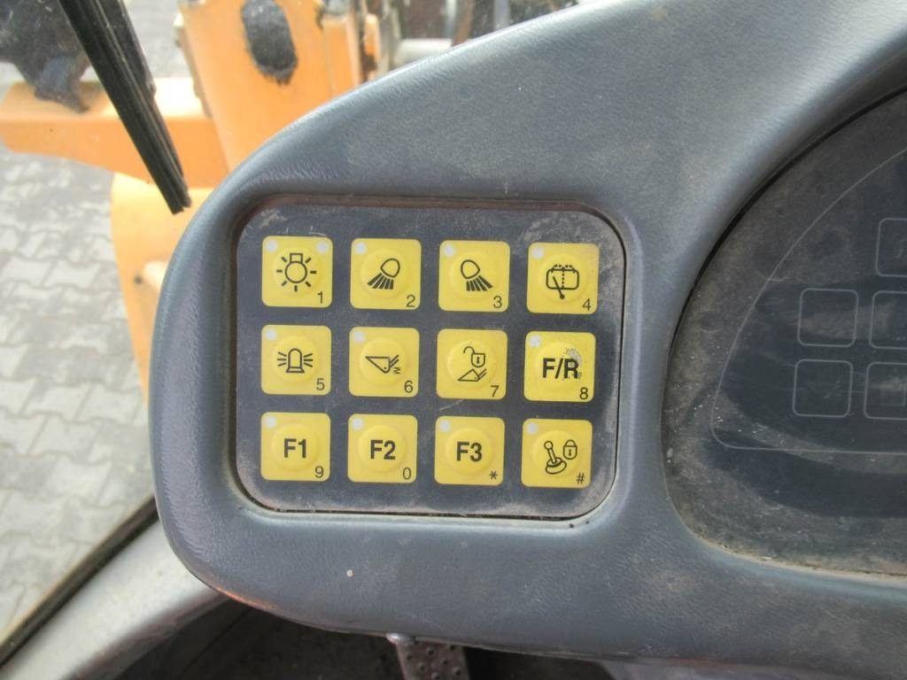 Utovarivač točkaš Volvo L 30 B: slika 13