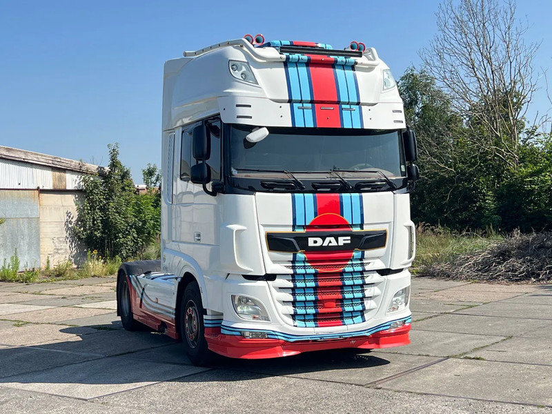 DAF XF 530 MARTINI RACING XF530 full options - Tegljač: slika 1 DAF XF 530 MARTINI RACING XF530 full options - Tegljač: slika 1