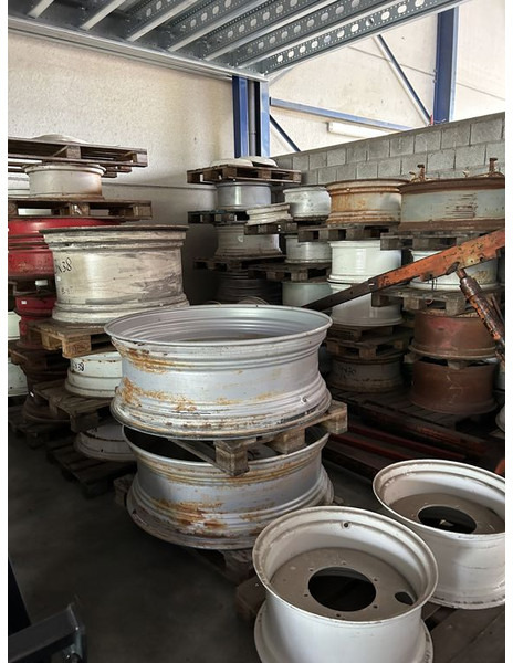 New Holland verschillende soorten velgen - Felna: slika 1 New Holland verschillende soorten velgen - Felna: slika 1