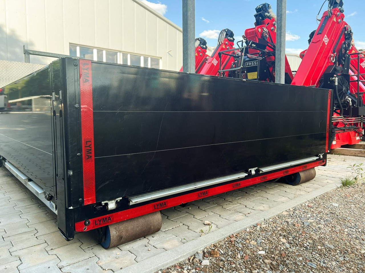 Abrollcontainer mit Bordwänden - Poluprikolica za prevoz kontejnera/ Poluprikolica sa promenjivim sandukom: slika 4 Abrollcontainer mit Bordwänden - Poluprikolica za prevoz kontejnera/ Poluprikolica sa promenjivim sandukom: slika 4