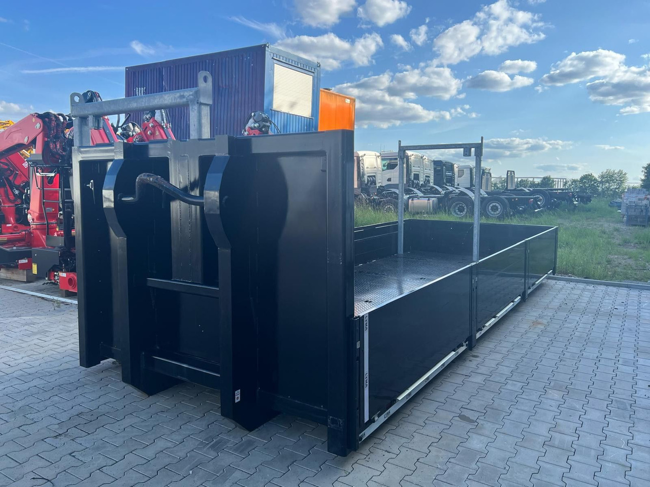 Abrollcontainer mit Bordwänden - Poluprikolica za prevoz kontejnera/ Poluprikolica sa promenjivim sandukom: slika 1 Abrollcontainer mit Bordwänden - Poluprikolica za prevoz kontejnera/ Poluprikolica sa promenjivim sandukom: slika 1