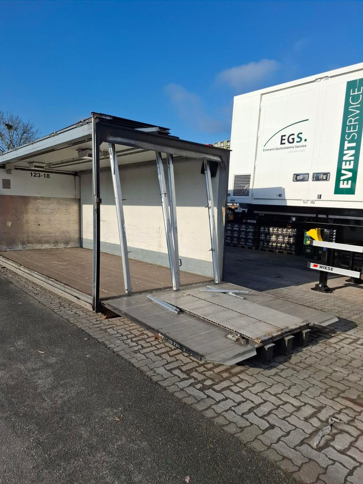 Getränke Abrollcontainer - Poluprikolica za prevoz kontejnera/ Poluprikolica sa promenjivim sandukom: slika 4 Getränke Abrollcontainer - Poluprikolica za prevoz kontejnera/ Poluprikolica sa promenjivim sandukom: slika 4