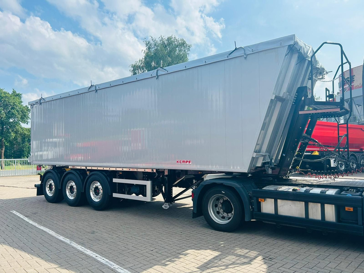 Kempf SKM 36/3 AK 3-Achs Alu Sattelkipper 50m³ - Poluprikolica istovarivača: slika 2 Kempf SKM 36/3 AK 3-Achs Alu Sattelkipper 50m³ - Poluprikolica istovarivača: slika 2