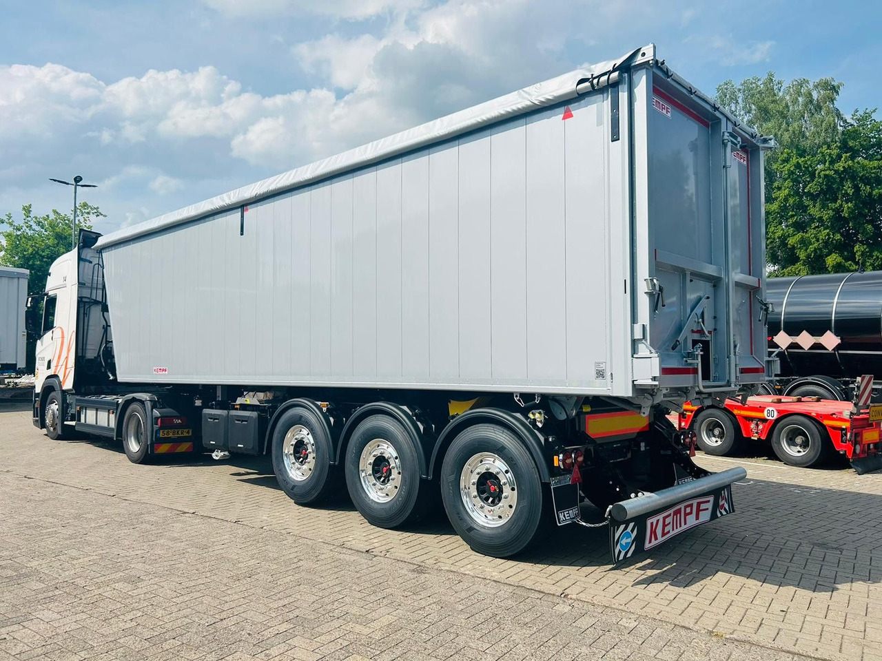Kempf SKM 36/3 AK 3-Achs Alu Sattelkipper 50m³ - Poluprikolica istovarivača: slika 3 Kempf SKM 36/3 AK 3-Achs Alu Sattelkipper 50m³ - Poluprikolica istovarivača: slika 3