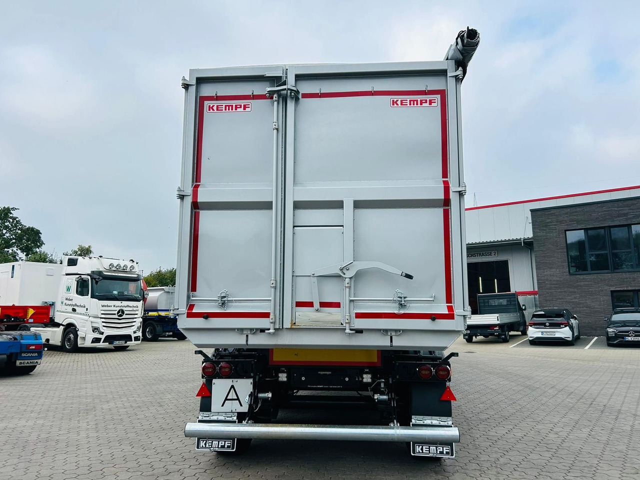 Kempf SKM 36/3 SR-Membran Stahl Halbrundmulde 50m³ - Poluprikolica istovarivača: slika 5 Kempf SKM 36/3 SR-Membran Stahl Halbrundmulde 50m³ - Poluprikolica istovarivača: slika 5