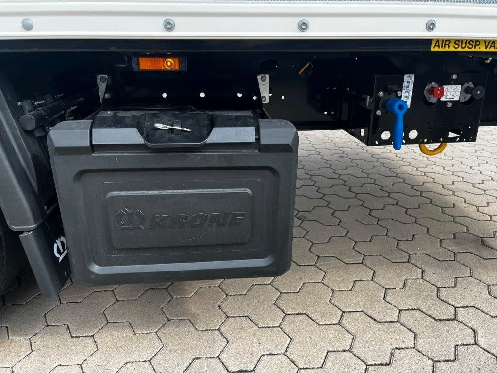 Poluprikolica sa zatvorenim sandukom Krone SZK 18 Koffer Event Mega-Koffer 2.900 mm Höhe: slika 13