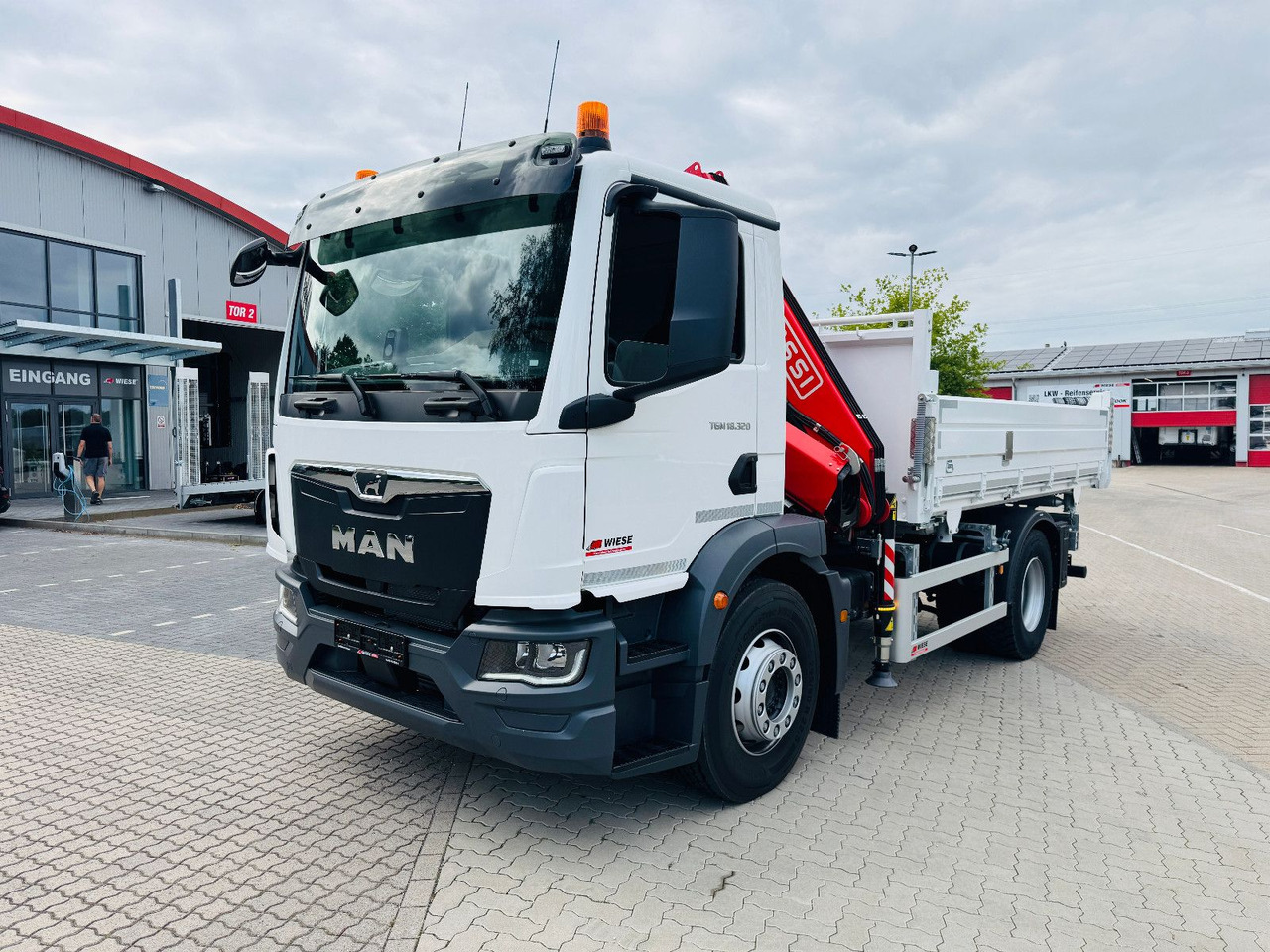 MAN 18.320 4x2 mit Fassi Ladekran Sofort Verfügbar - Istovarivač, Kamion sa dizalicom: slika 1 MAN 18.320 4x2 mit Fassi Ladekran Sofort Verfügbar - Istovarivač, Kamion sa dizalicom: slika 1