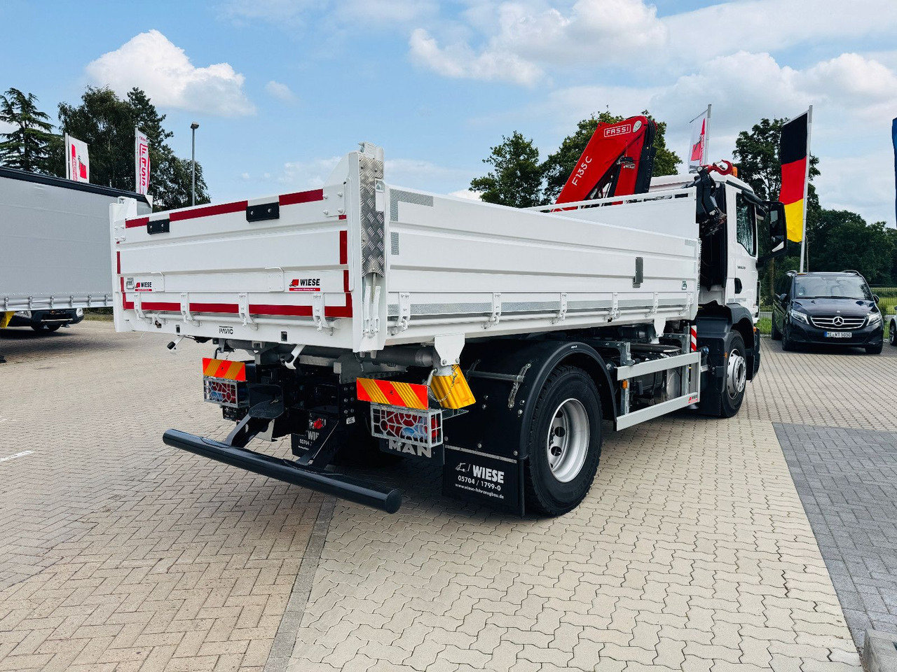 MAN 18.320 4x2 mit Fassi Ladekran Sofort Verfügbar - Istovarivač, Kamion sa dizalicom: slika 3 MAN 18.320 4x2 mit Fassi Ladekran Sofort Verfügbar - Istovarivač, Kamion sa dizalicom: slika 3