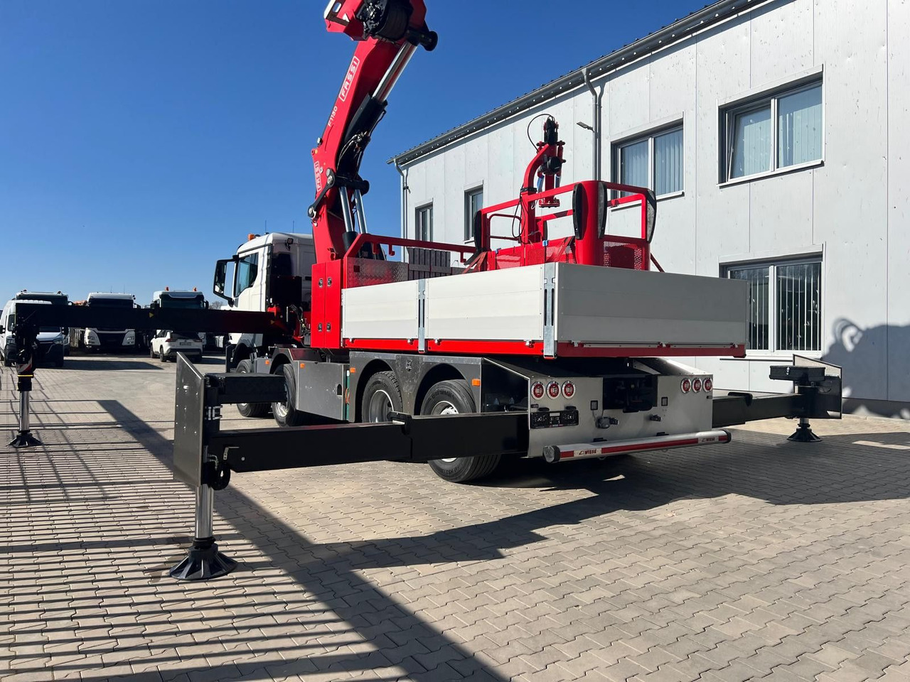 MAN 8x4 mit F1150RA.2.28 L616 Winde, 2.per. Korb - Kamion sa tovarnim sandukom, Kamion sa dizalicom: slika 3 MAN 8x4 mit F1150RA.2.28 L616 Winde, 2.per. Korb - Kamion sa tovarnim sandukom, Kamion sa dizalicom: slika 3